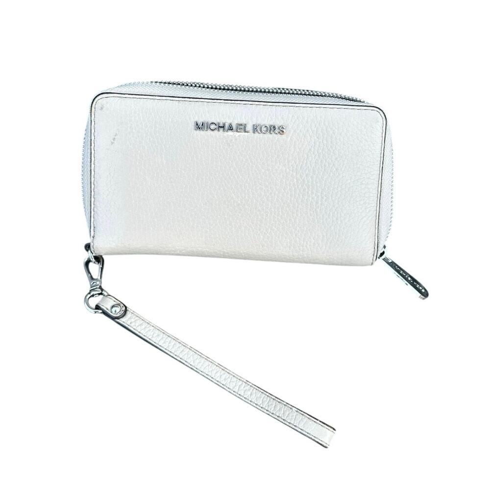 Michael Kors Jet‎ Set Large Flat Multifunction Pebbled Leather Wristlet Wallet